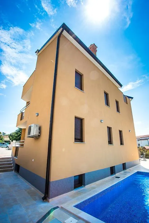 Villa Sara Porec 0*,